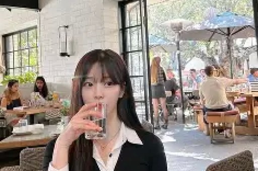 【可复美再辟谣】可复美呼吁良性竞争4月15日@发文：“官方辟谣！！请大家相信！呼吁科学理性检测！市场良性竞争！”视频中引用了4月13日中国香妆协会关于EGF情况的说明中国香妆协会称不能仅基于ELISA